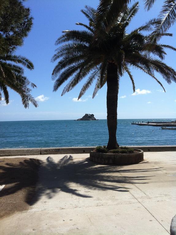 Regent Apartment Petrovac Szoba fotó