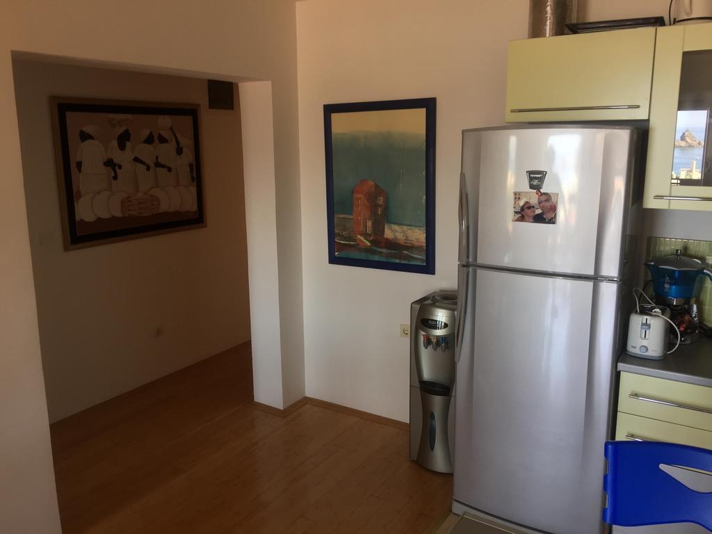 Regent Apartment Petrovac Szoba fotó